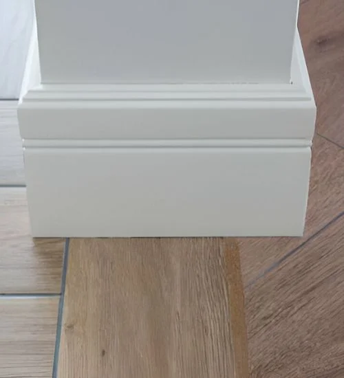 Modern minimalistic timber moulding.